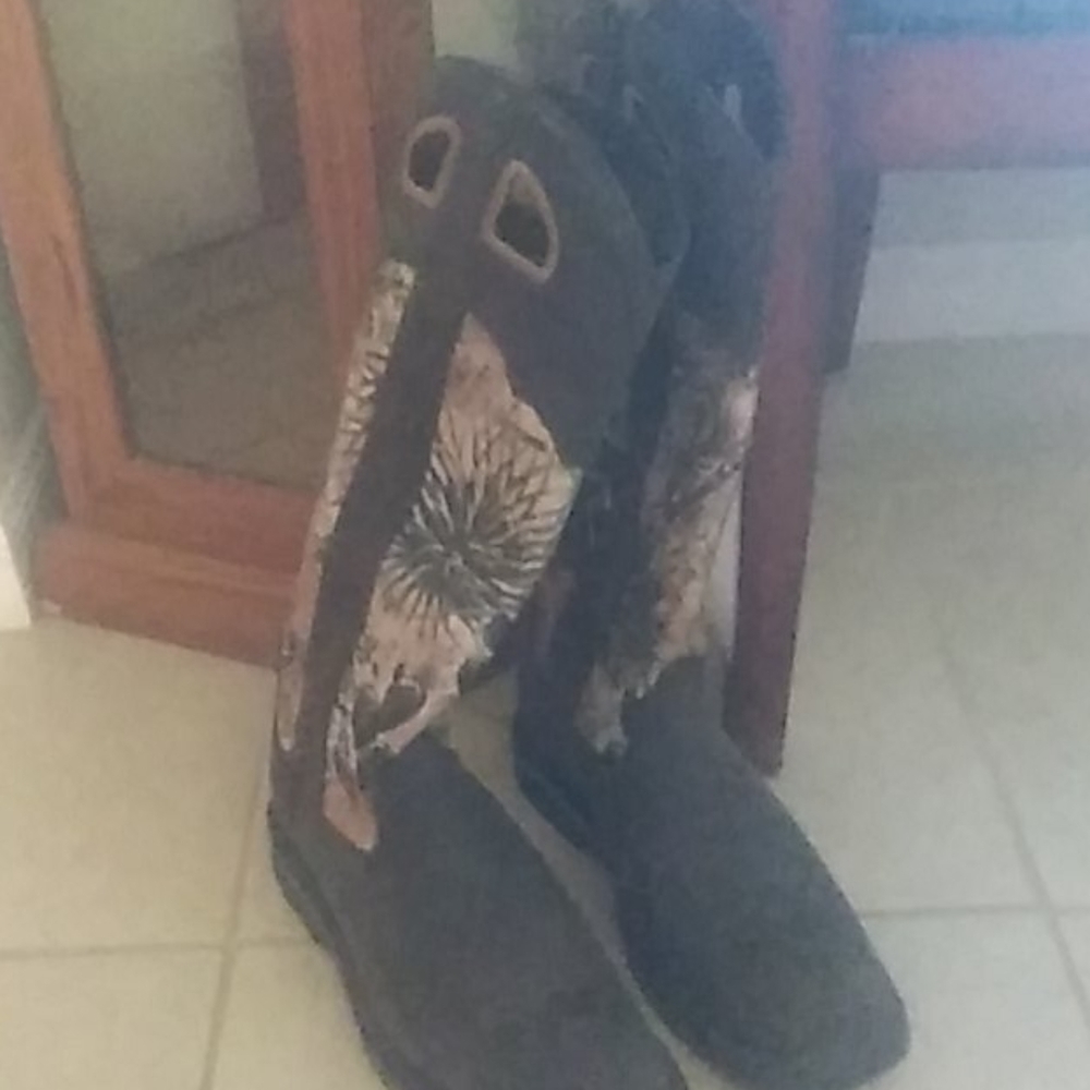 Hunting boots